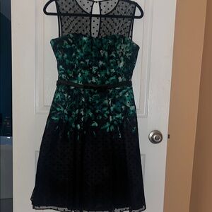 Elegant Black and Green Women's Dress